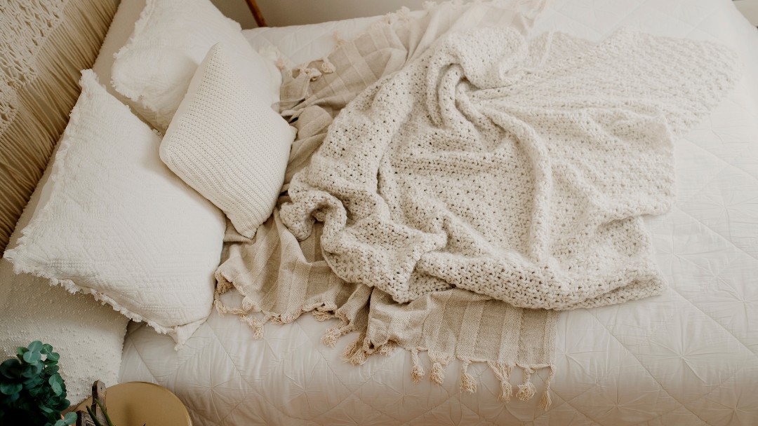 Comfortable Bedding on a Twin Murphy Bed Wallbeds Keller